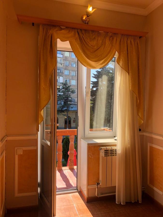 Valda Hotel On Tumanyan Vanadzor Exterior photo